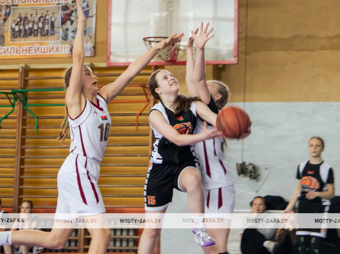 Золотая интрига: команда Гродненской области по баскетболу продолжает борьбу за первое место