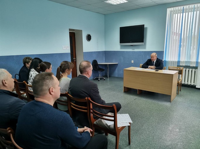 В ГП «Мостовская сельхозтехника» прошло производственное совещание под руководством главы района Андрея Санько