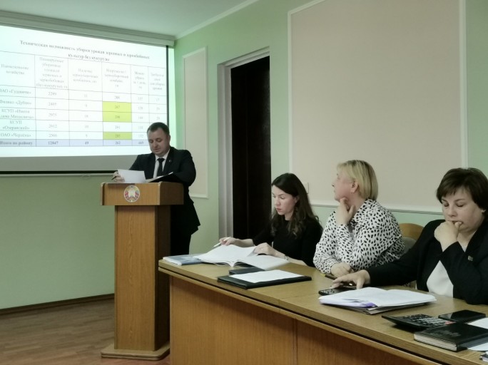 В Мостовском райисполкоме оценили риски уборочной кампании