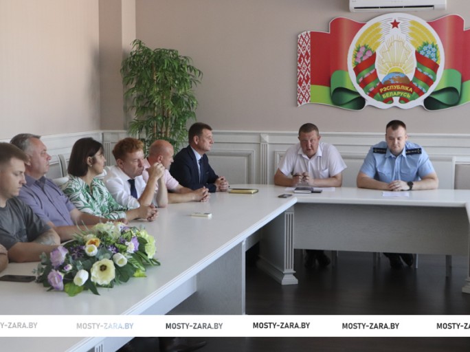 Перед законом все равны: в коллективе ОАО «Мостовдрев» обсудили механизмы борьбы с коррупцией